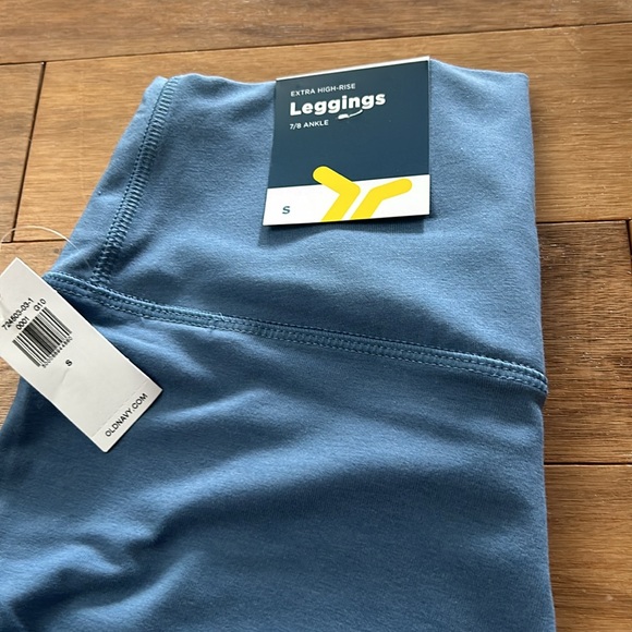 NWT! Old Navy PowerChill 7/8 Size S! Powder Blue, Maroon, Navy, Black - Picture 2 of 3